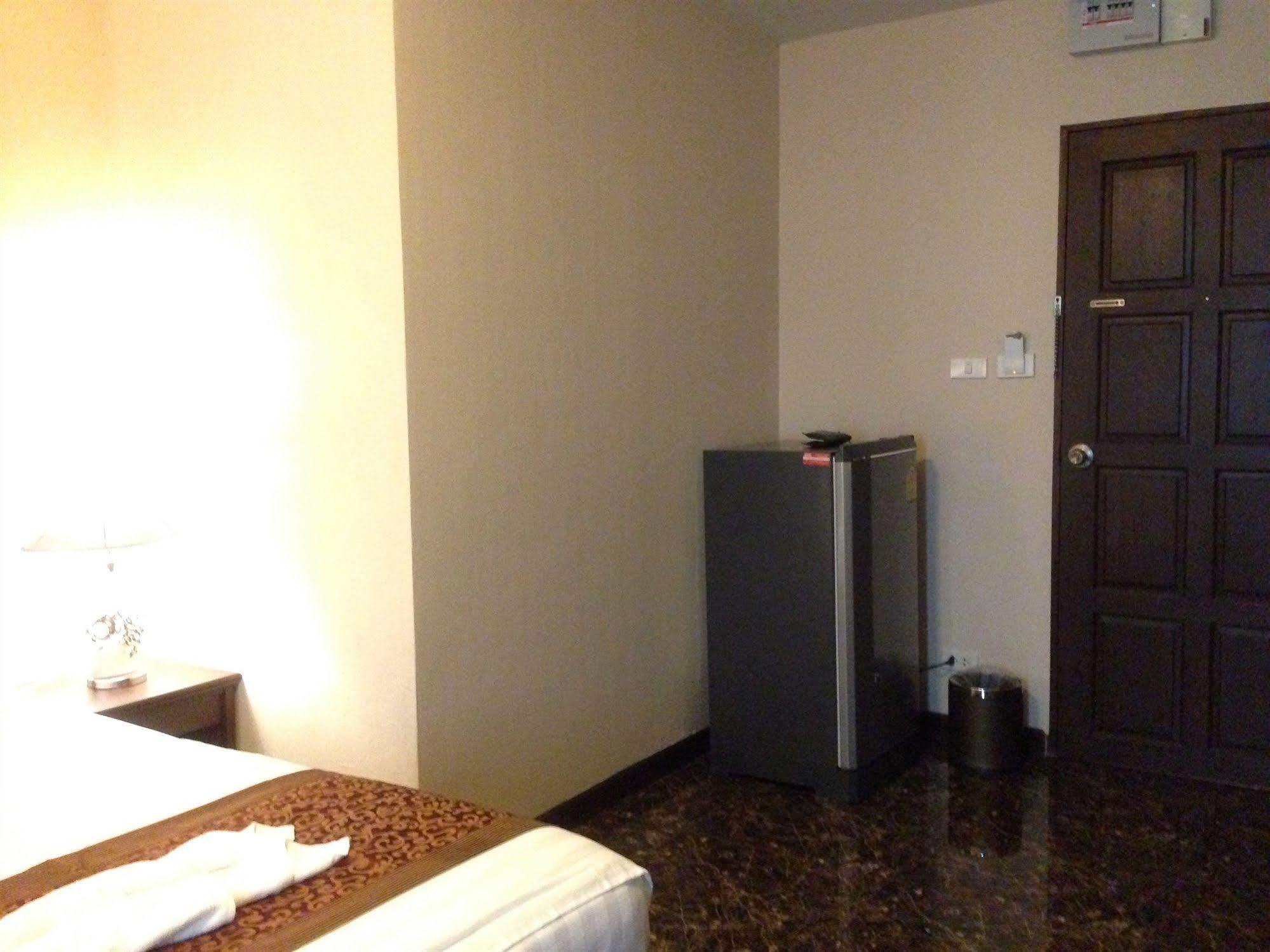 Katesiree House Hotel Pattaya Exterior photo
